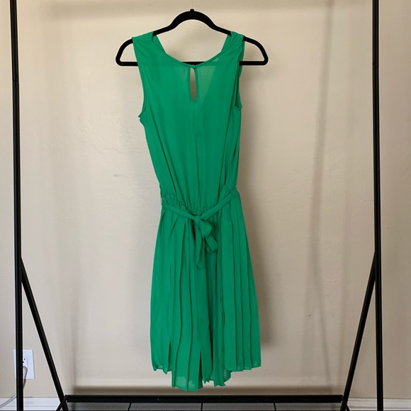 Banana Republic Green Cowl Neck Pleated with Tie - Picture 2 of 5